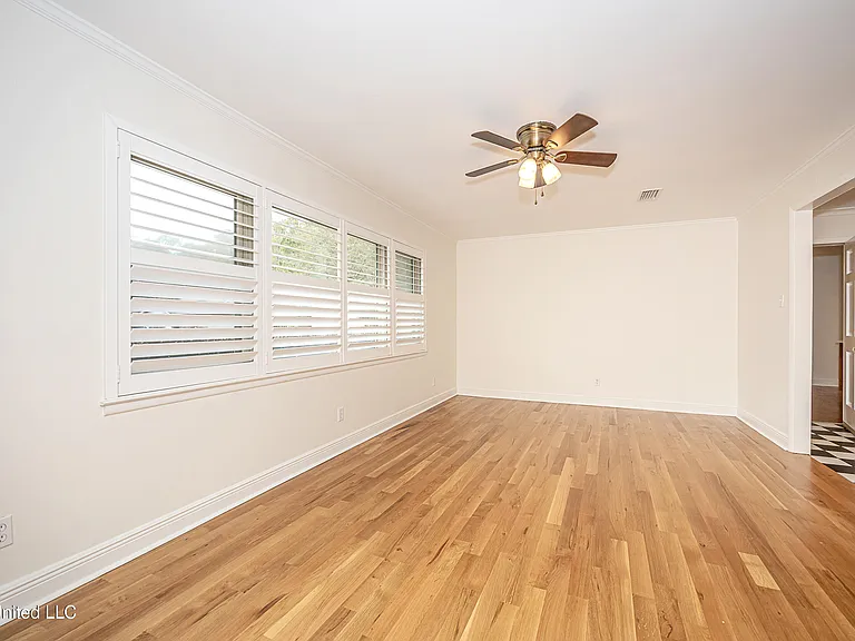 1107 Le Badine Ct — Photo 9