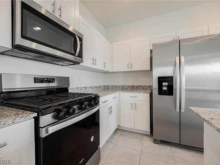 402 Larksong Ave — Photo 4
