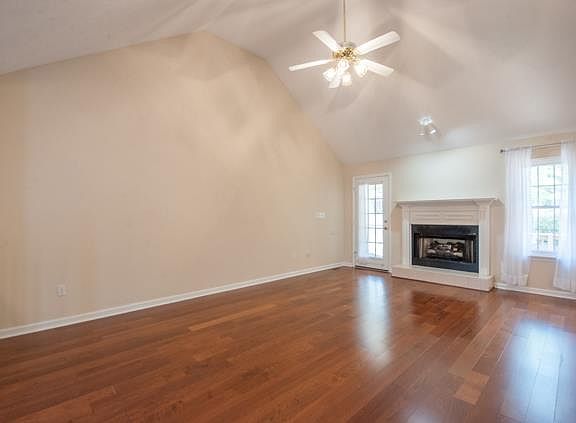 3rd image of 165 Sweetbay Dr