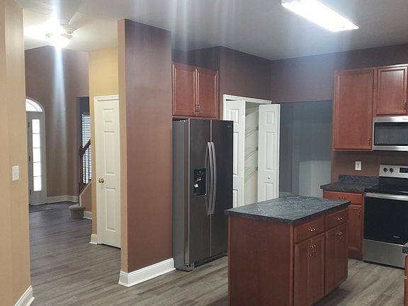 5th image of 212 Margaux Cir