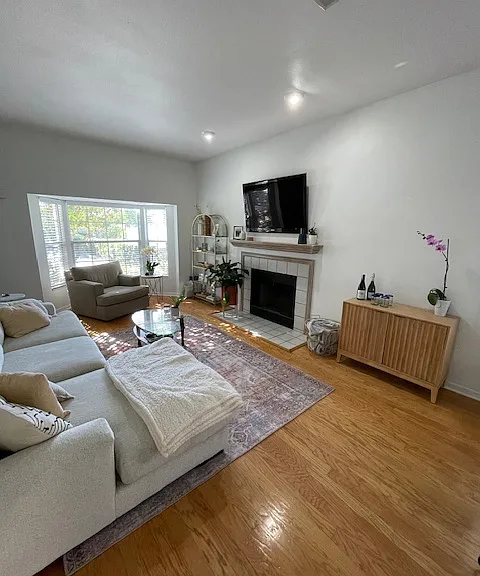 3819 W Horatio St #9 — Photo 3