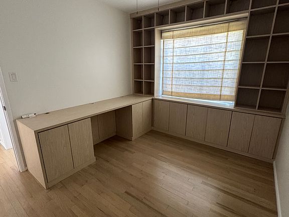 3rd image of 3923 Legion Ln