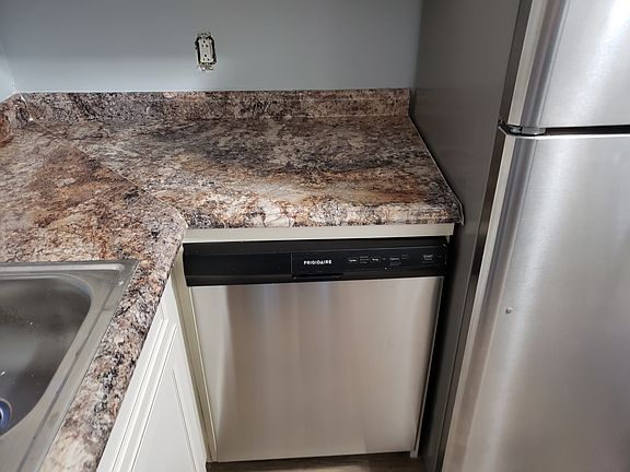 5th image of 2817 Gear St
