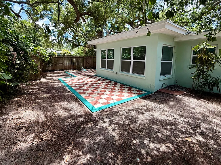 677 Oakwood Dr — Photo 26