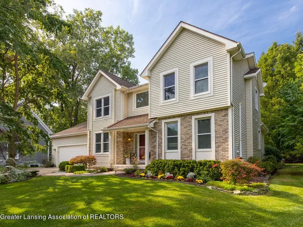 5911 Coventry Cir, East Lansing, MI 48823