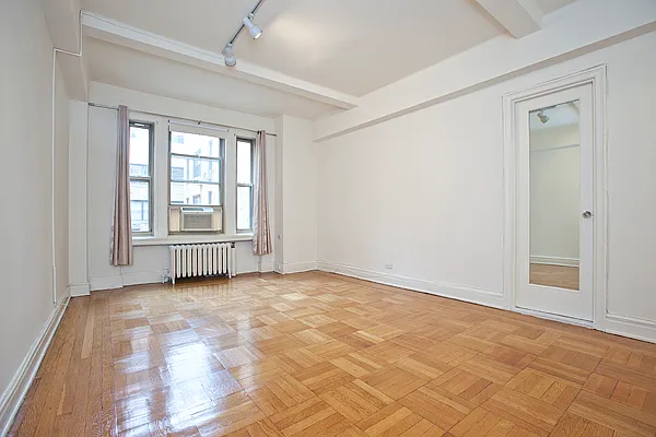 Sold by Barkoff Residential  | media 19