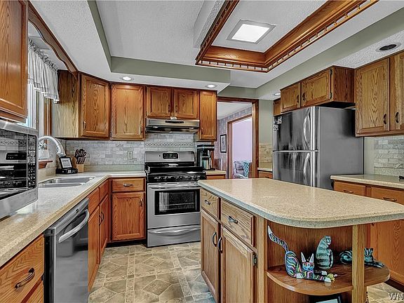 5th image of 34 Parktrail Ln