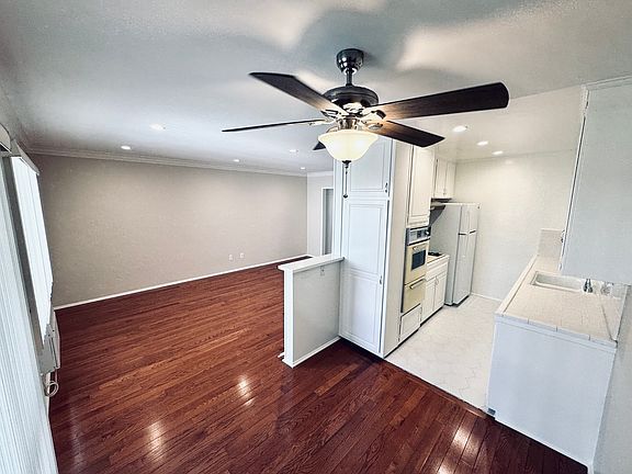 2nd image of 2708 W Clark Ave APT G