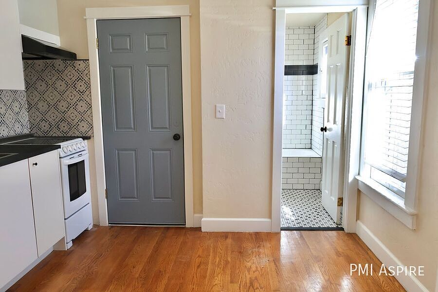 1st image of 1021 N Ogden St APT 5
