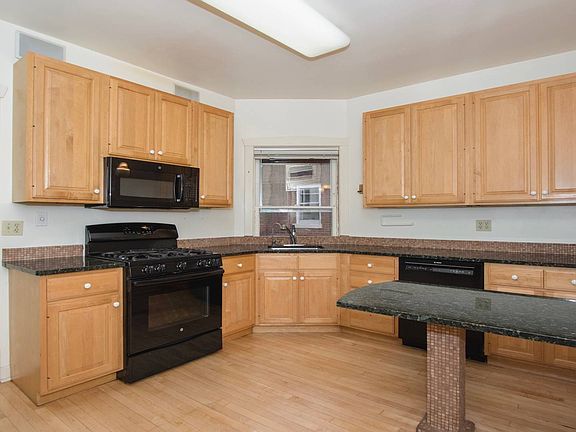 5th image of 6538 N Maplewood Ave