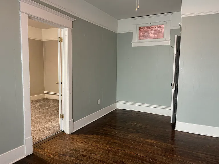 42 Grand Ave — Photo 5