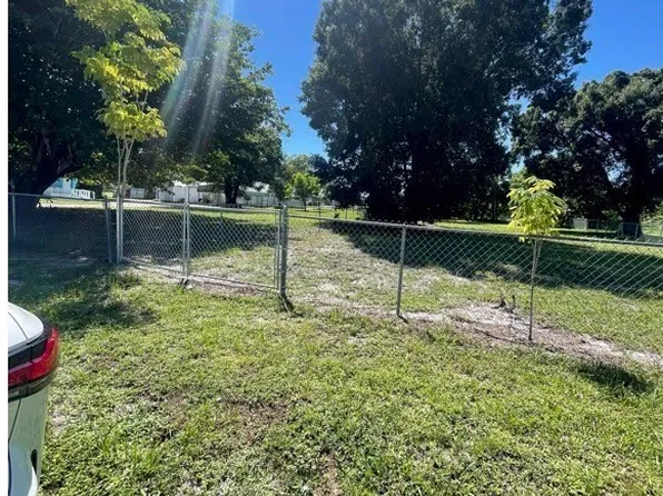 228 Maria St, Fort Myers, FL 33916