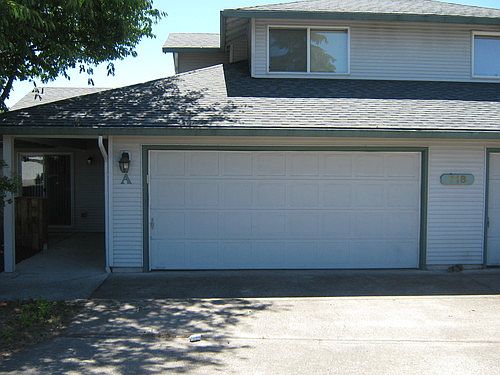 2nd image of 718A SE 135th Ct