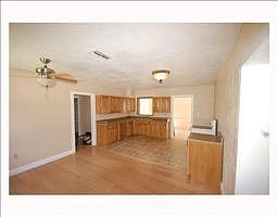 3rd image of 805 E Richmere St