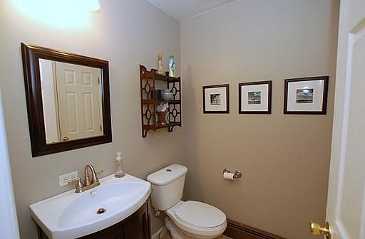 5th image of 11 Kosciusko St #A