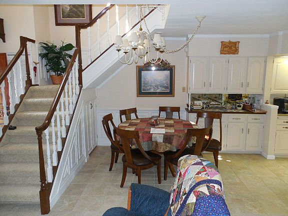 4th image of 721 Santa Fe Ave