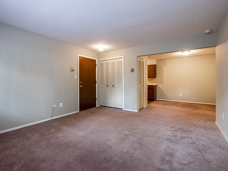 Hartford Place Apartments — Photo 6