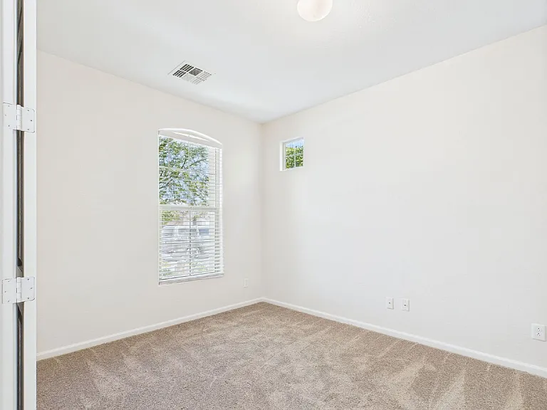 10511 E Corbin Ave — Photo 3