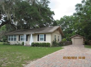 303 N Rhodes St, Mount Dora, FL 32757