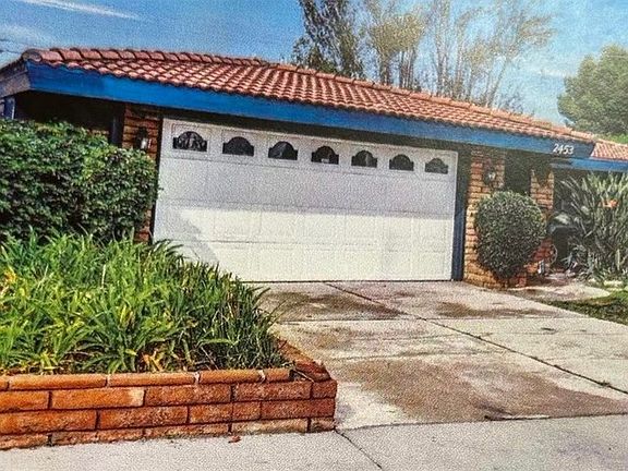 3rd image of 2453 Fullerton Rd