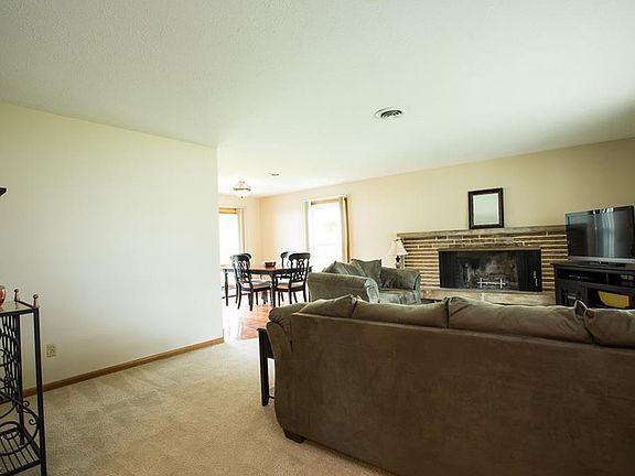 5th image of 780 Lindenwood Ln