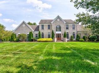 240 Round Hill Dr, Freehold, NJ 07728