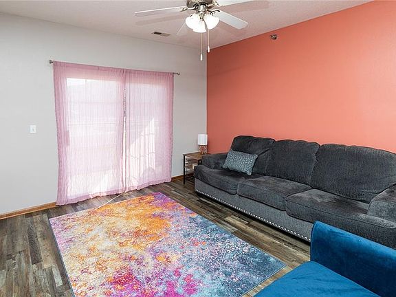 3rd image of 1636 NW Prairie Lakes Dr APT 6