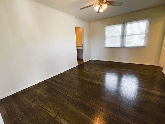 2nd image of 2945 De La Vina St #6