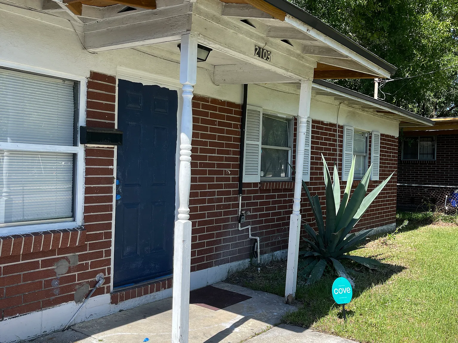 Recently Renovatted 3/1 — Photo 1