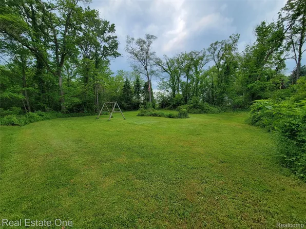 2015 Lamella, Wixom, MI 48393