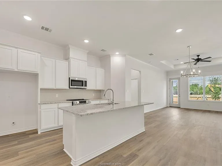 2547 Leyla Ln — Photo 6