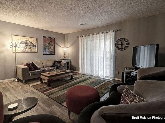 4th image of 30 Lunsford Ln