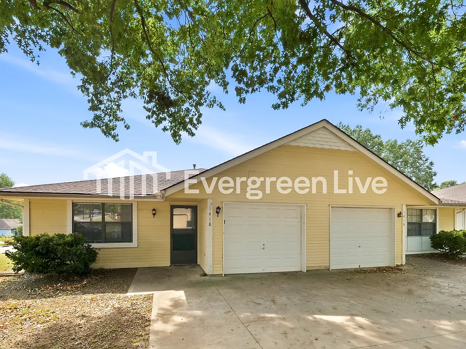 1418 Hawthorne Cir