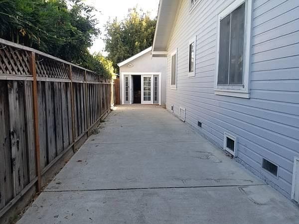 1st image of 1060 W Dana St #A