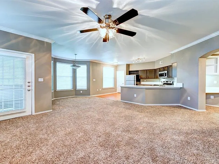 Regency Dell Ranch Apartments — Photo 20