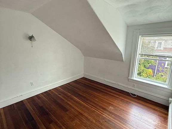 4th image of 120 Maplewood Ave Floor 3