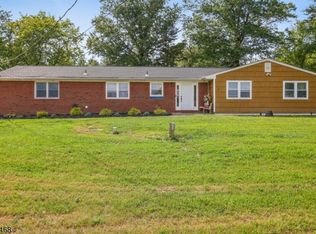 226 Cemetery Hill Rd, Asbury, NJ 08802