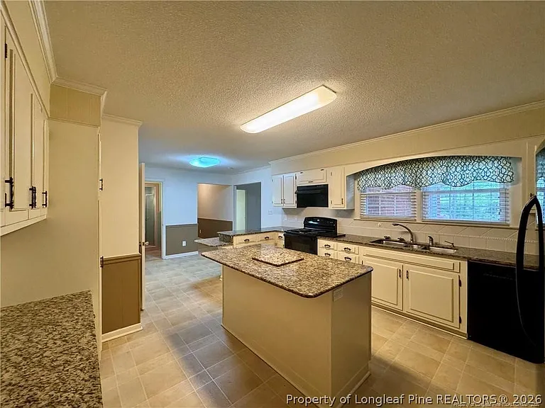 400 Harrill St — Photo 7