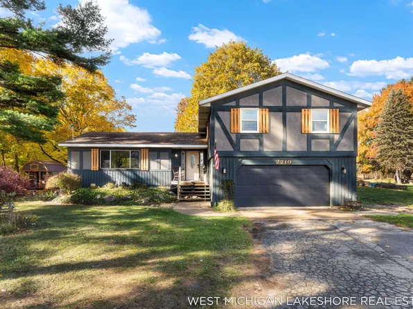2210 58th St, Fennville, MI 49408