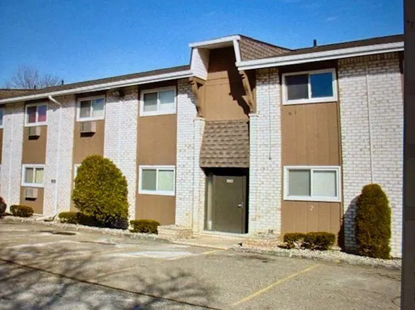 7385 Woodview St APT 3, Westland, MI 48185