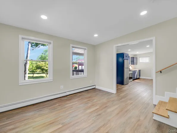 204 Blue Point Ave #206A, Blue Point, NY 11715