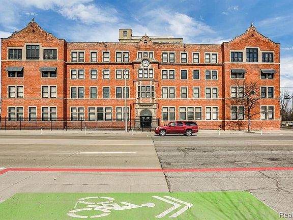 2nd image of 6533 E Jefferson Ave #113