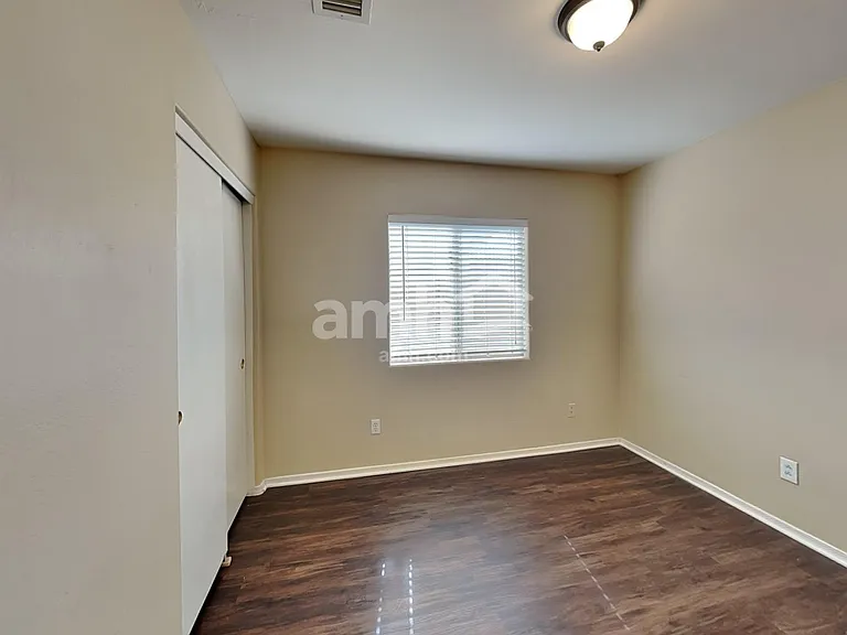 5354 W Jessica Ln — Photo 16