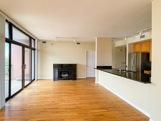 1st image of 3232 N Halsted St APT D502