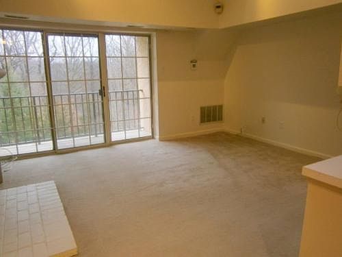 2nd image of 211 Deer Run