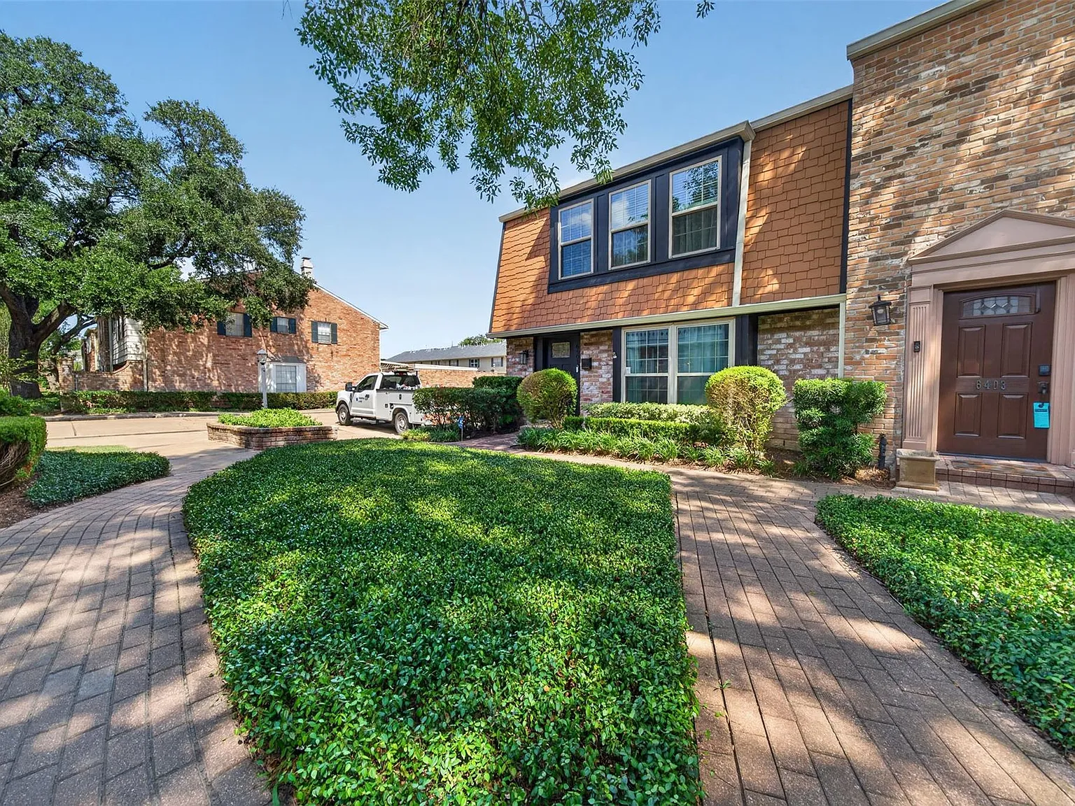 3 bed, 2.5 bath, 1872 sqft, $2,500 — Photo 4