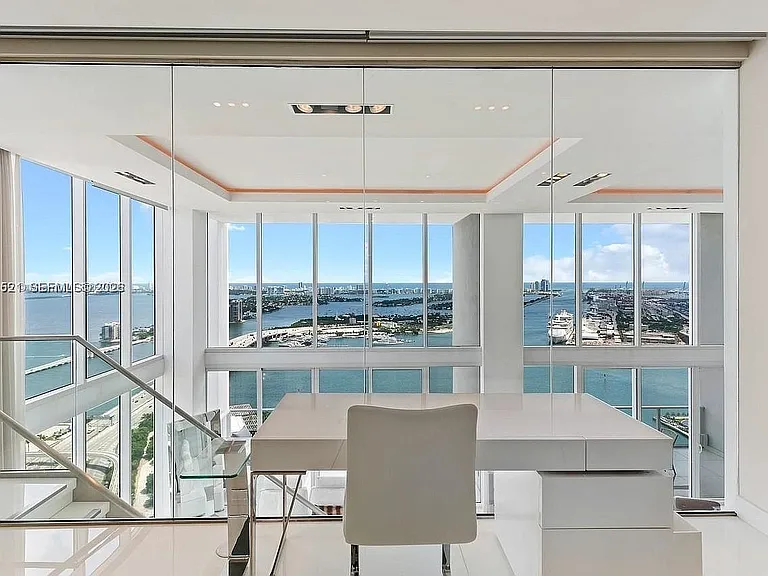 1040 Biscayne Blvd #Penthouse 4403 — Photo 9