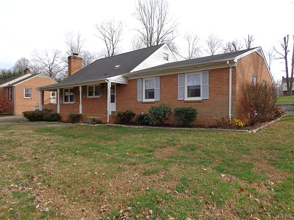 4th image of 200 Lake Forest Dr