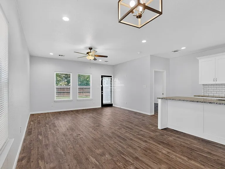 5838 Humbert Ave — Photo 8