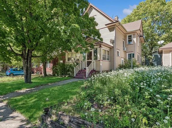 309 3rd Ave SE, Waverly, IA 50677